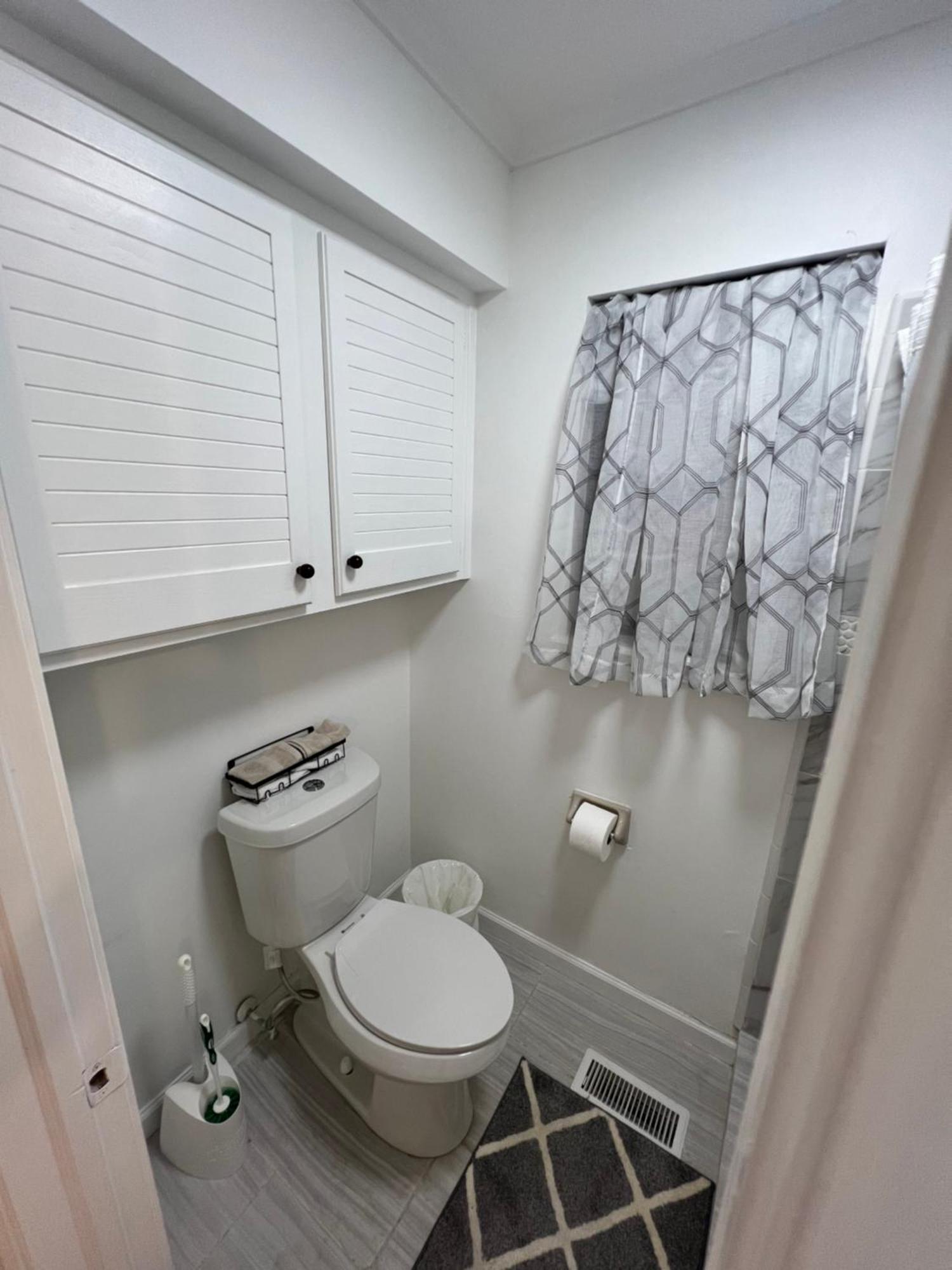 Cozy Private Suite 5 Min From Saint Francis Hospital And Woodland Hills Mall Tulsa Eksteriør bilde